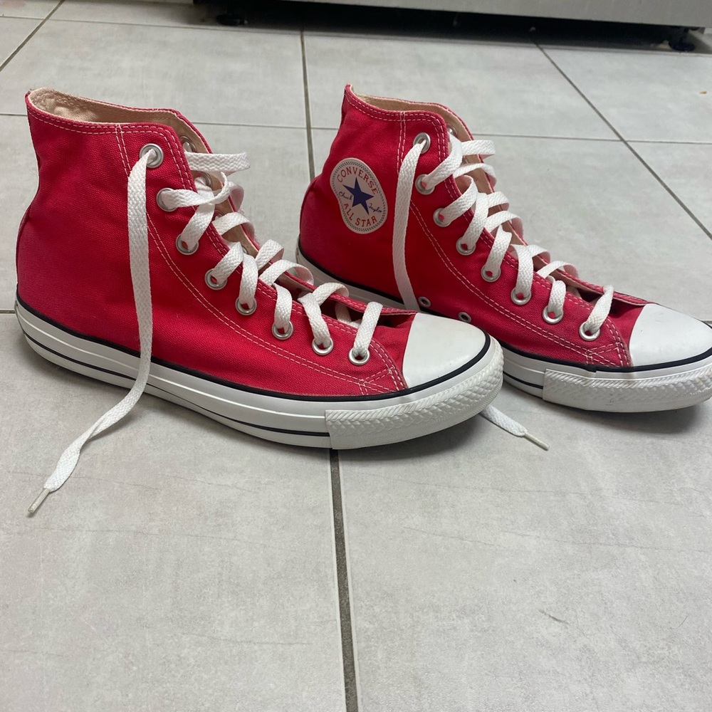 Men’s hot pink Converse